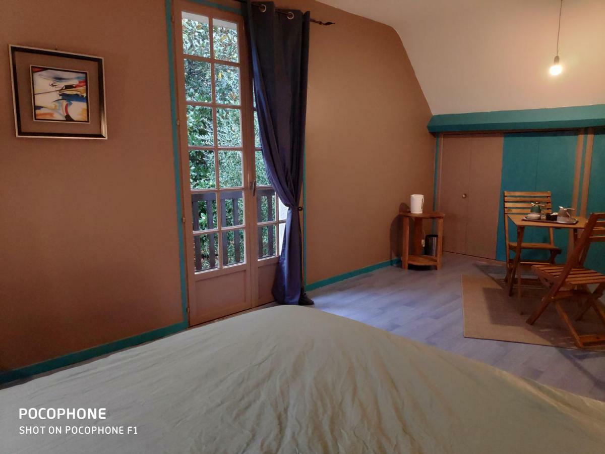 B&B En Plein Coeur De La Foret Artiguelouve Екстер'єр фото