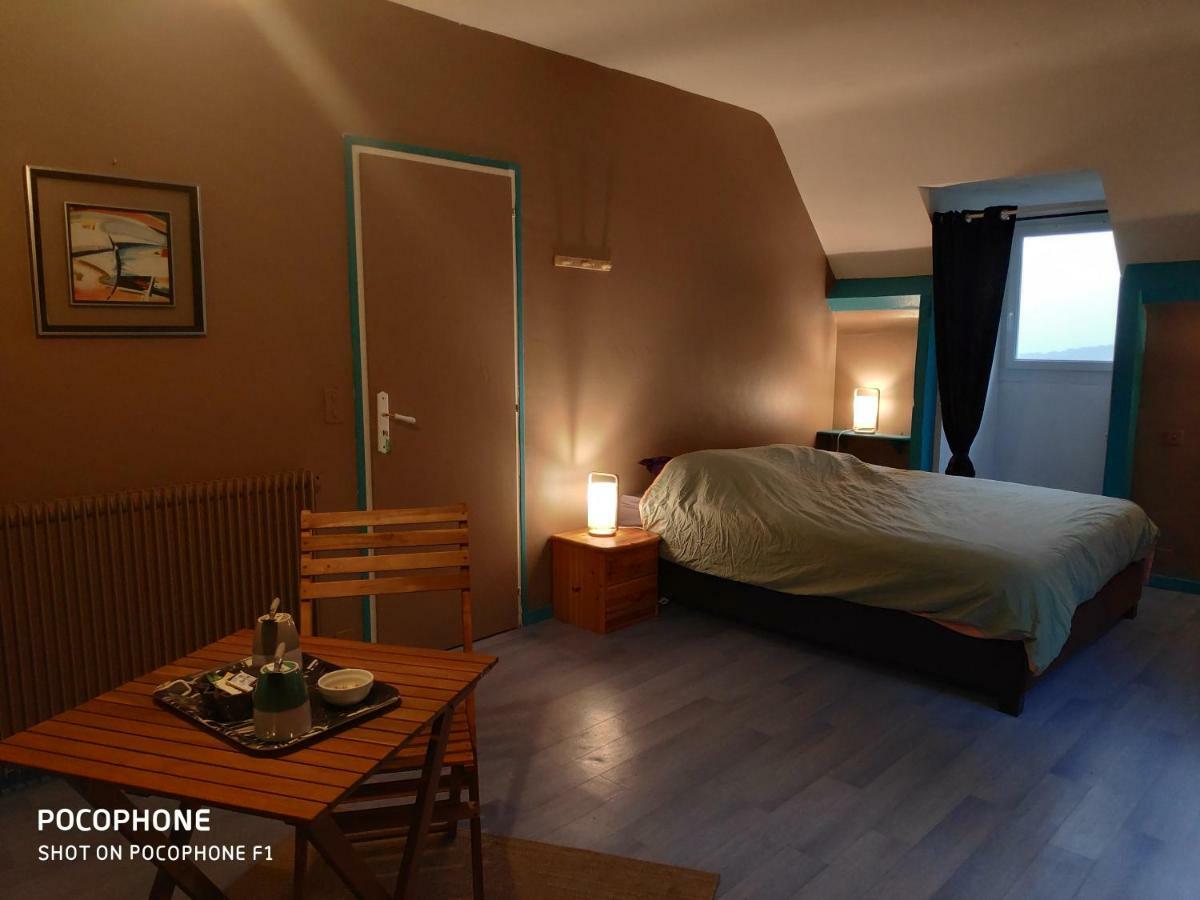 B&B En Plein Coeur De La Foret Artiguelouve Екстер'єр фото